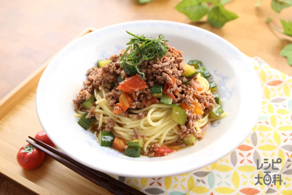トマトときゅうりのジャージャー麺
