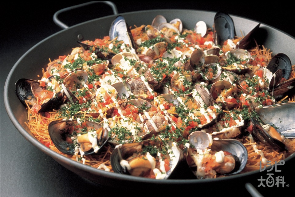 魚介入りパスタのパエリア