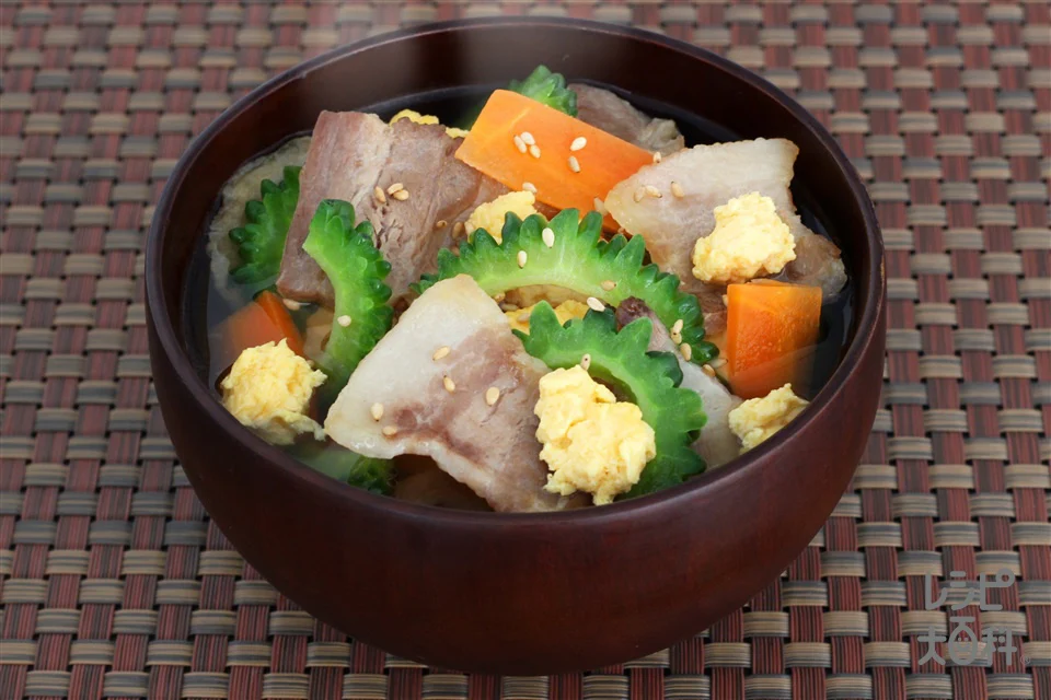 ゴーヤと炒り玉子のうま塩豚汁