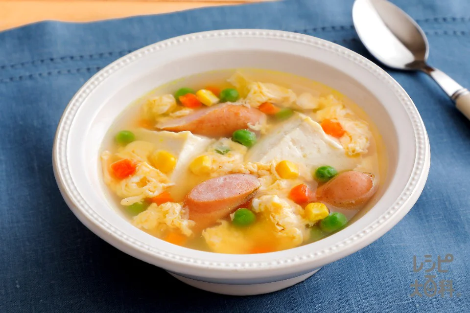 豆腐とソーセージのコンソメスープ