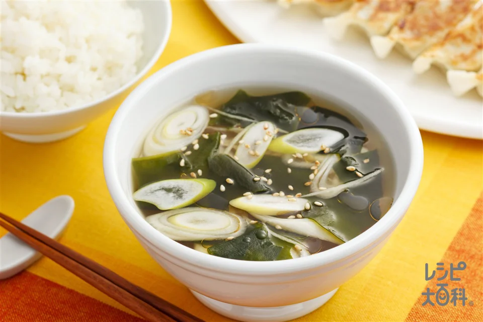 ごま香るワカメスープ