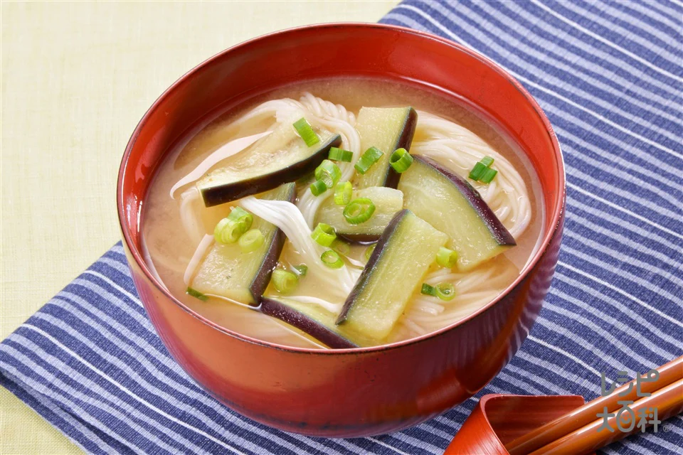 なすとそうめんのみそ汁