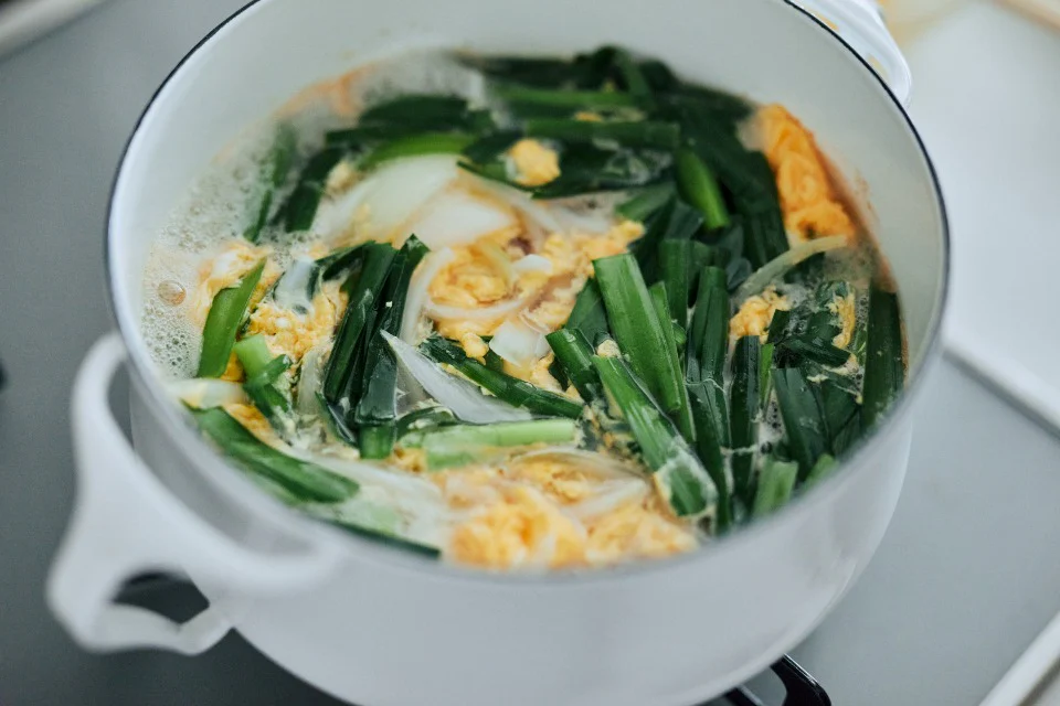 ニラ玉トマトのみそ汁のつくり方_3_1