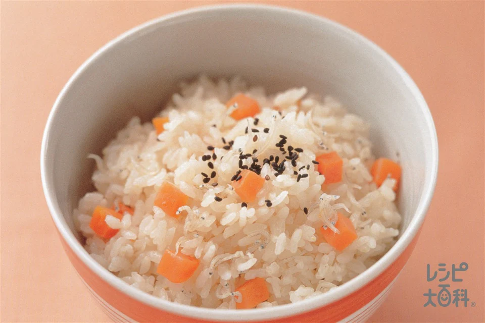 にんじんとじゃこの炊き込みご飯