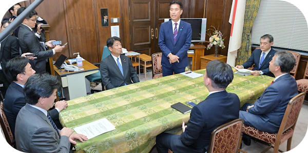高校無償化がスタート、公立校支援と一体で