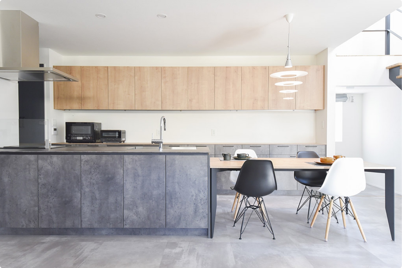D-PLUSサムネイル画像
