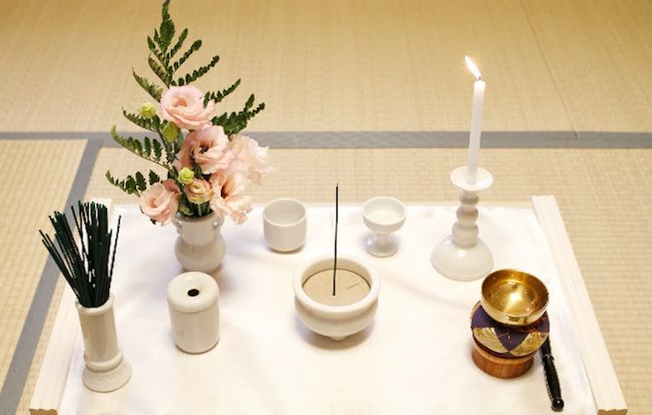 宗教ごとに違う 枕飾り の意味と準備方法 宗教ごとに違う 枕飾り の意味と準備方法