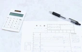 死亡届はいつまでに誰が出す？相続に関する手続きや必要書類もご紹介