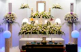 家族葬の生花祭壇の相場やサイズ・デザインについて徹底解説
