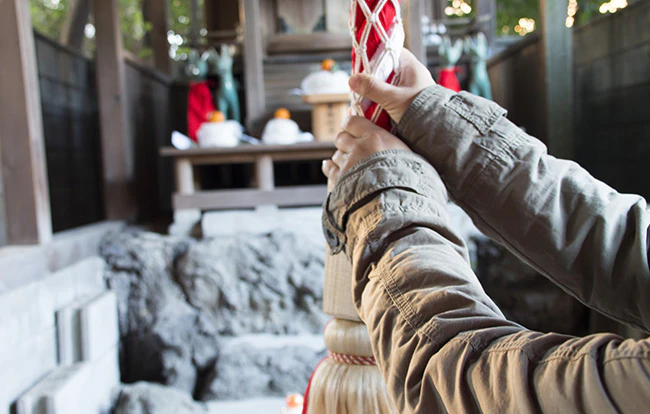 喪中でも初詣に行ってよい？喪中・忌中の違いや控えるべきことを解説