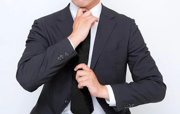 葬儀における喪主の正しい服装とは？男女別の注意点から持ち物まで徹底解説