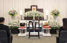 死亡してから葬儀までの日数は？通夜・葬儀・火葬の日程と流れを解説