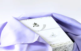 三回忌の返礼品には「のし」が必要？表書きや包装のマナーも解説