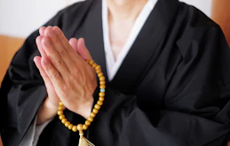 仏壇の魂入れとは何か？意味・タイミング・準備などを詳しく解説