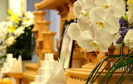 家族葬ではお花を贈ってもいい？お花の種類や贈り方のマナーを解説！