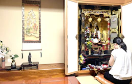 仏壇の置き方は？注意点や費用の目安を解説