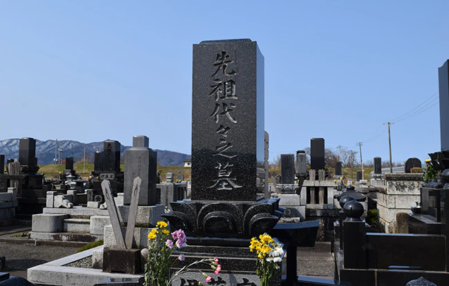 命日のお墓参りに行く人は多い？命日の意味やおこなうことをご紹介