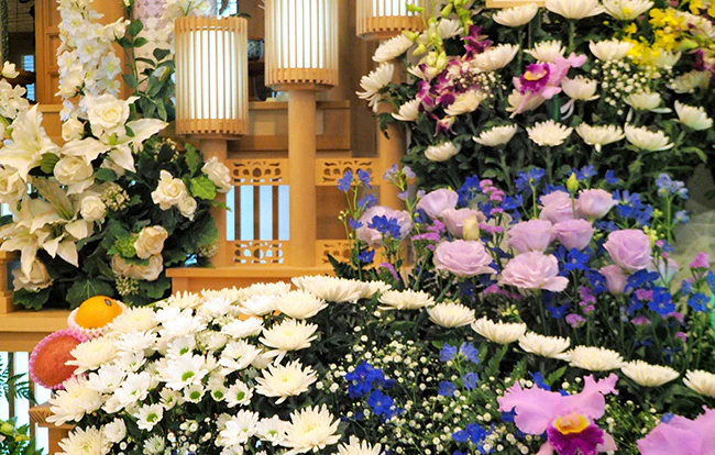 生花の相場や注意点を解説！葬儀費用として相続税の控除は受けられるが注意が必要！