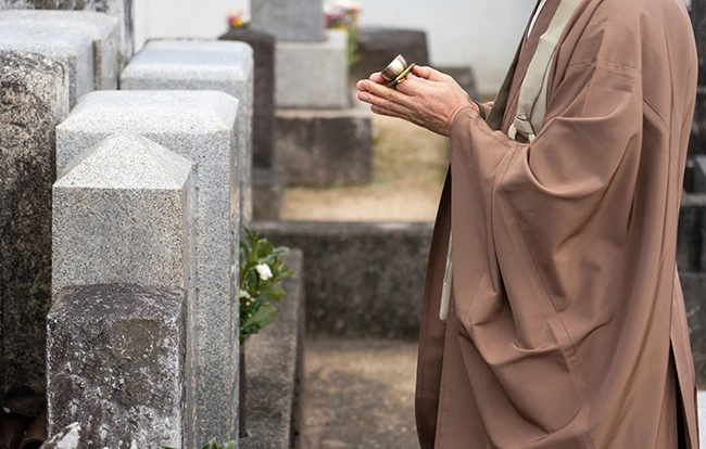 墓じまいと永代供養の違いとは？ 種類やメリット、費用などを解説