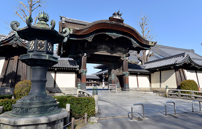 浄土真宗の総本山はどこなのか？西本願寺と東本願寺｜小さなお葬式