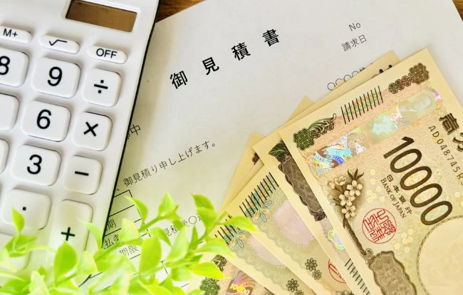 家族葬を10人程度で行うと費用はいくらかかる？メリットや注意点も解説