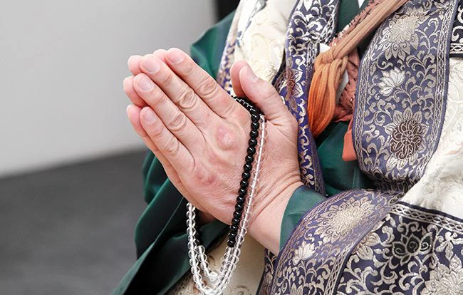 葬儀当日に法要を行う、繰り上げ法要って何？