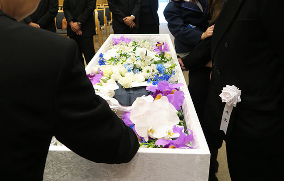 喪主の意味と葬儀での役割について