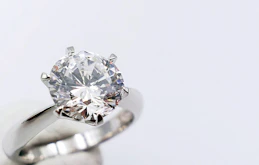 遺骨ダイヤモンドとは？製作工程や注意したいポイントなどを紹介