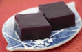 仏壇のお供え物に適したお菓子は？贈るときの相場やマナーも紹介