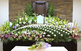 創価学会の葬式「友人葬」の流れや費用
