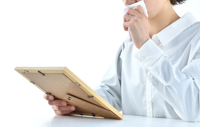 遺影の選び方のポイントは？準備すべきことや処分方法まで解説