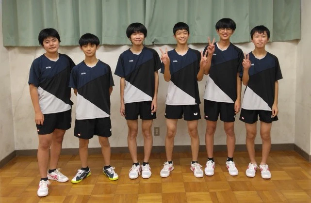 チーム名鑑　伊万里高校男子卓球部「互いに分からないところは教え合い、みんなで高め合う」 