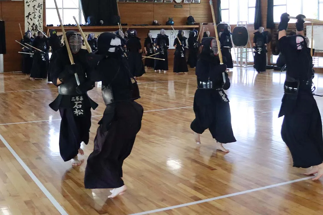 【高校総体注目チーム紹介】三養基高校女子剣道部 主将 嶋内選手「県大会を優勝して、日本一に」 注目 石松選手「どんな相手にも勝てるように一切手は抜かずに稽古」
