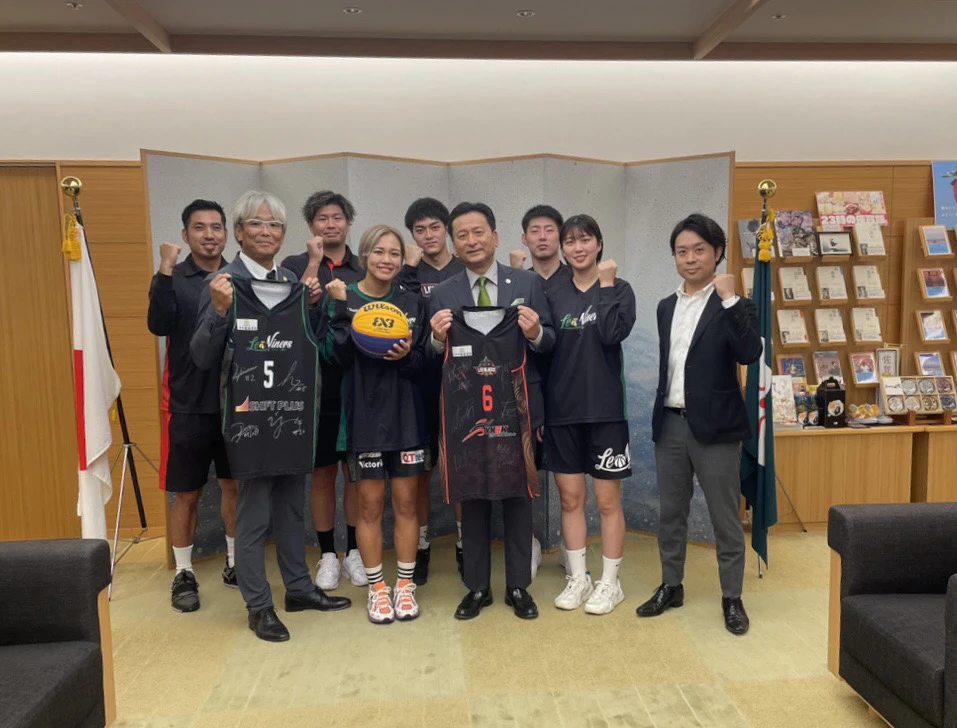 レオブラックス サガが佐賀県知事を表敬訪問　シーズン終了を報告
