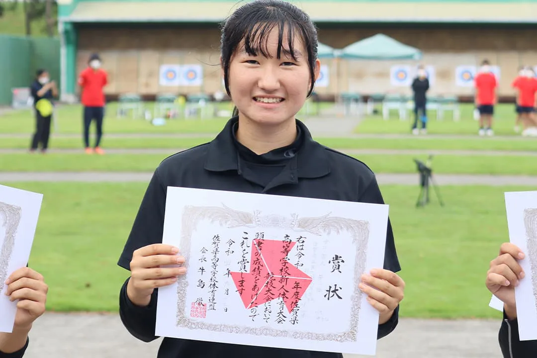 令和４年度佐賀県高等学校アーチェリー新人大会　女子70Mの部　1位　高志館高校（2年）　井手 優咲菜選手