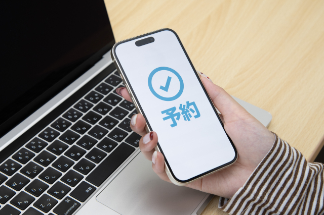チャットボットの予約システムとは？予約専用システムとの違いと中小店舗の選び方【2026年版】