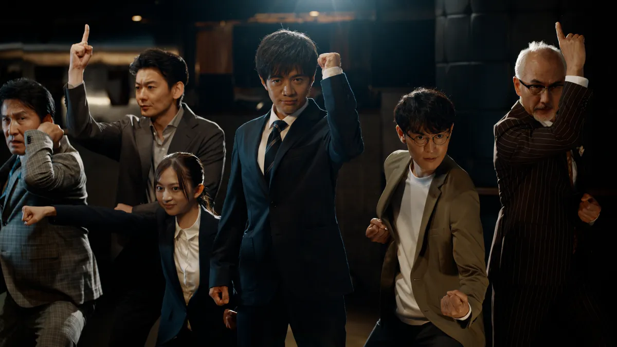 ストライク公式サイトのメインビジュアル