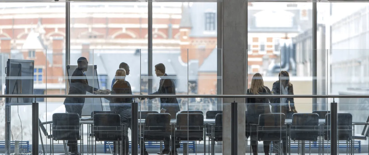 ファンドブックの専門アドバイザーによるサポートイメージ