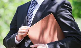 M&A仲介会社の手数料体系の比較イメージ