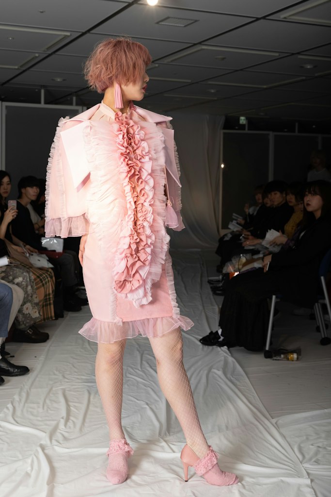 立教大学服飾デザイン研究会によるファッションショー「tone」