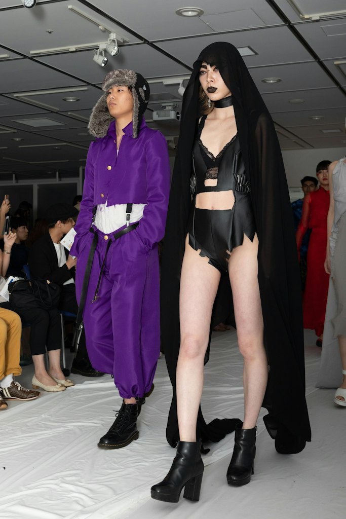 立教大学服飾デザイン研究会によるファッションショー「tone」