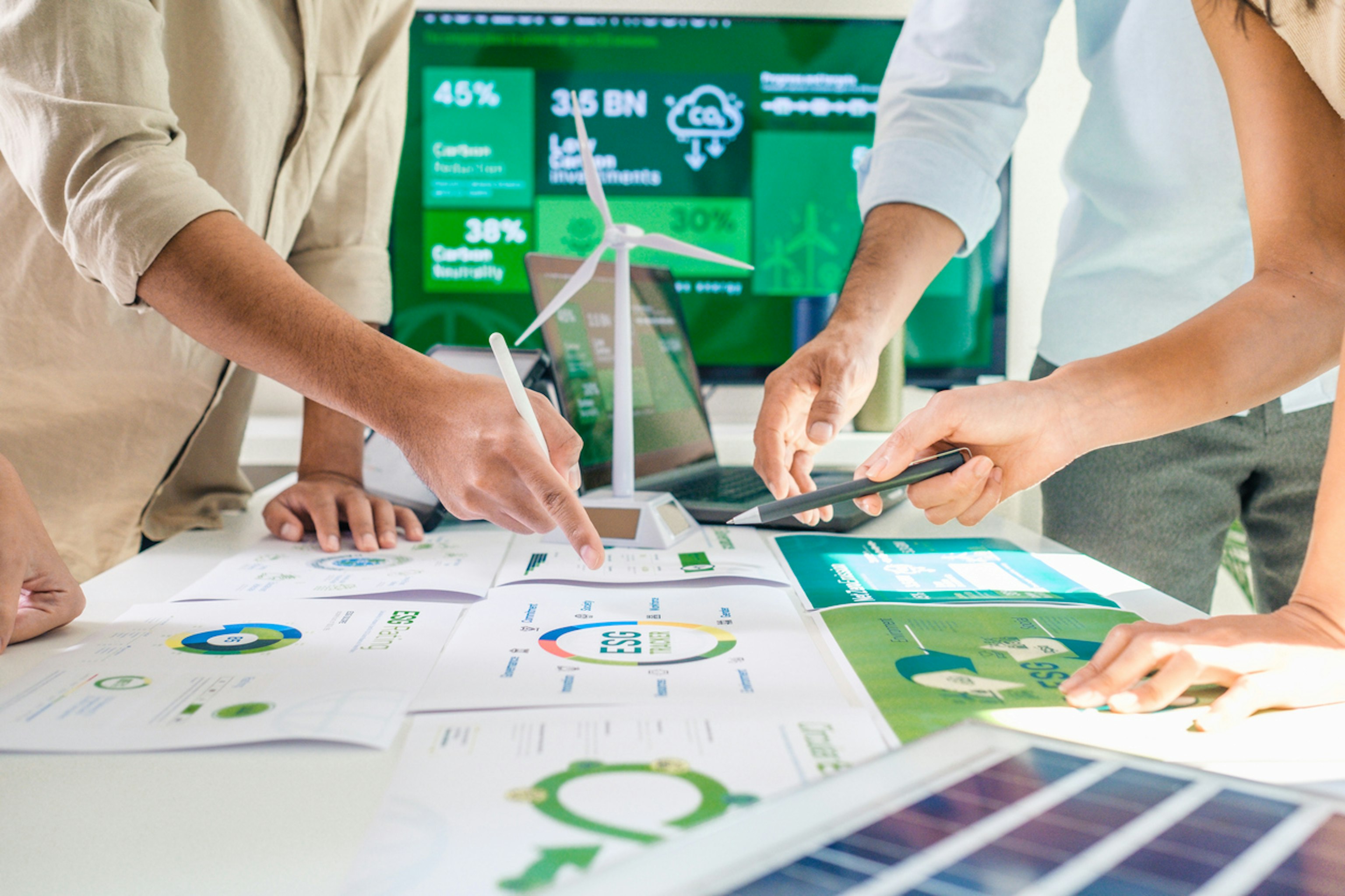 カーボンニュートラルの実現!物流業界の挑戦と取り組み事例