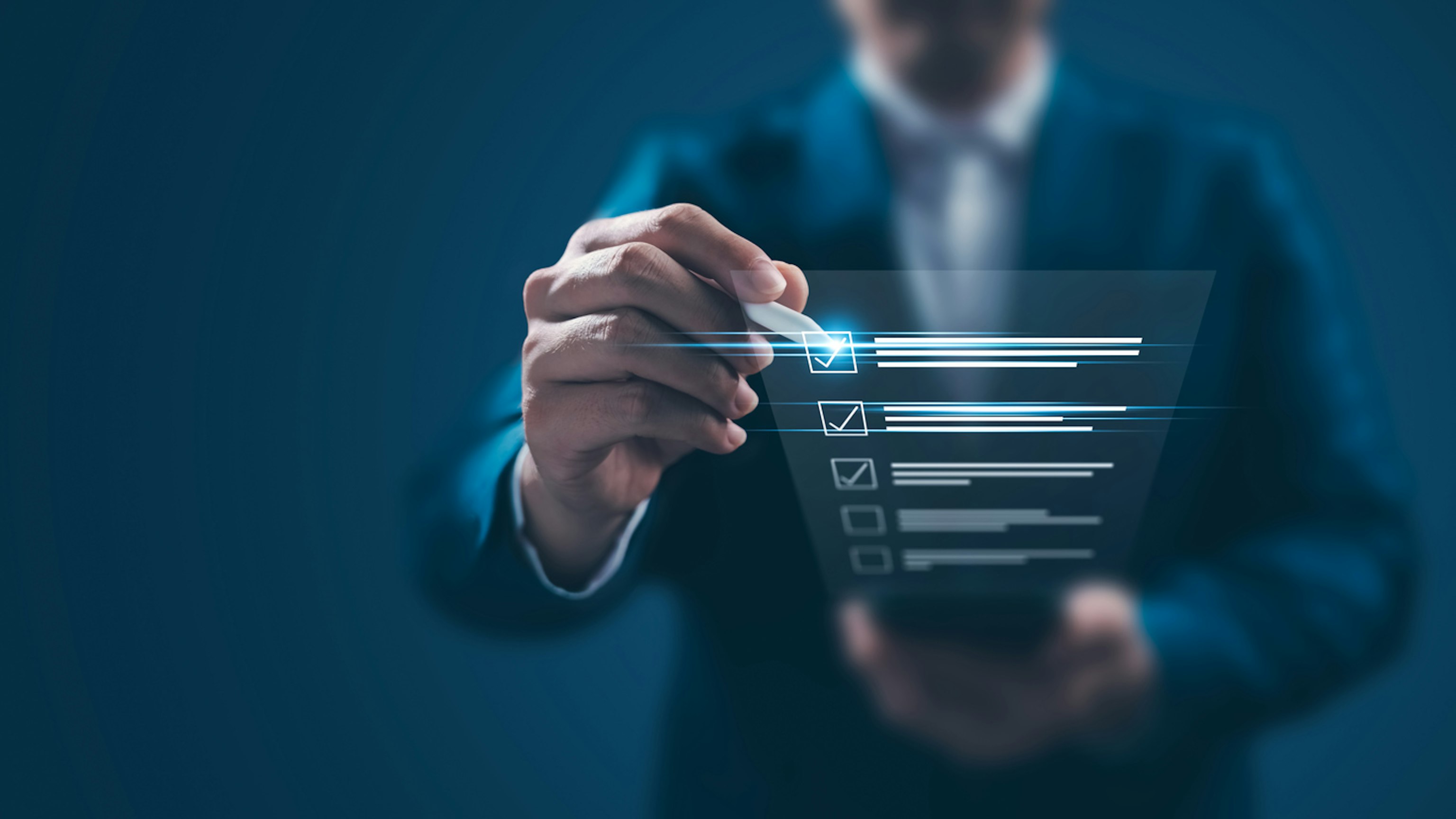 在庫管理の基本や重要性|現場で活かせる最適化の手法・分析方法まで解説