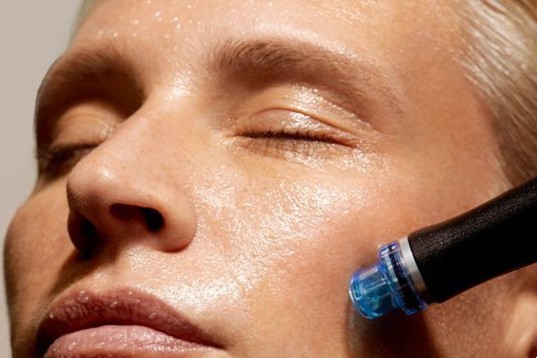 Back-to-Work, Back-to-Confidence: Why Hydration + Resurfacing Are Your Fall Skin Essentials.