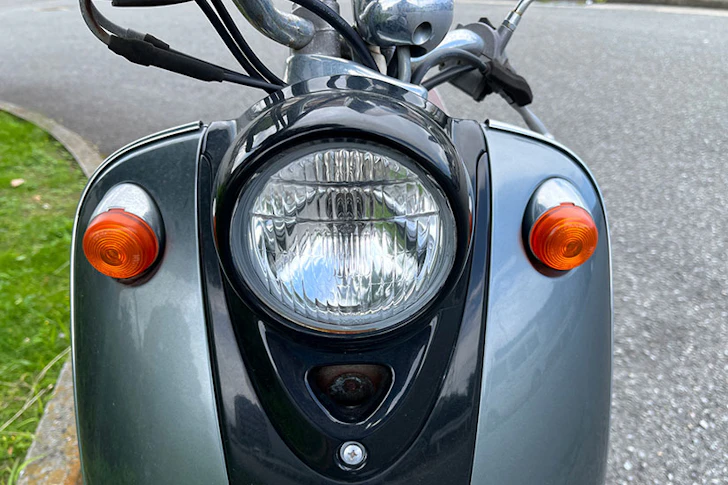 原付のヘッドライトとウィンカー