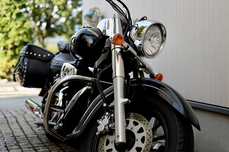 黒いオートバイ