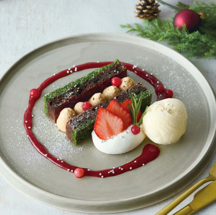 ピスタチオショコラとヘーゼルナッツクリームのガトー