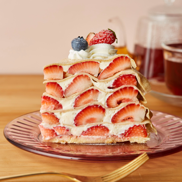 苺のミルクレープ