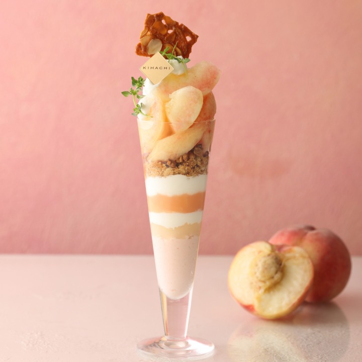 白桃のパフェ