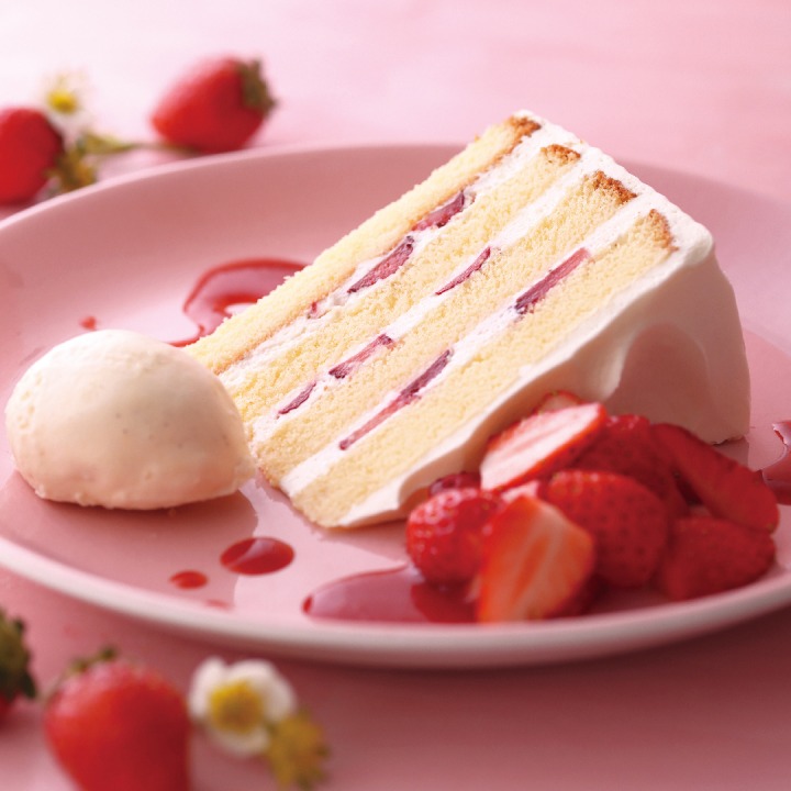 苺のショートケーキ　バニラアイス添え